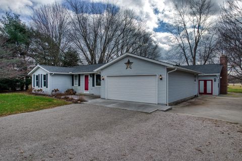 Photo of 5400 Chestnut Hills Road NE, Newark, OH 43055 (MLS # 226001342)