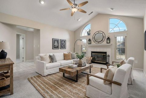 Photo of 6770 Heatherstone Loop, Dublin, OH 43017 (MLS # 226002570)