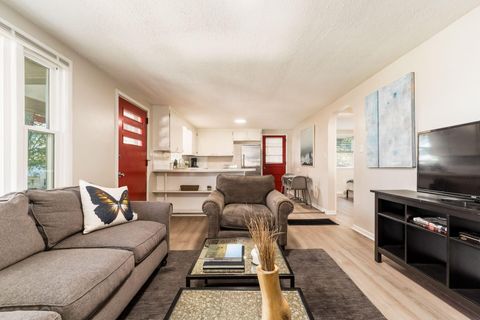 Tiny photo for 554 Garfield Avenue, Newark, OH 43055 (MLS # 226000849)