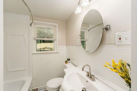 Tiny photo for 554 Garfield Avenue, Newark, OH 43055 (MLS # 226000849)