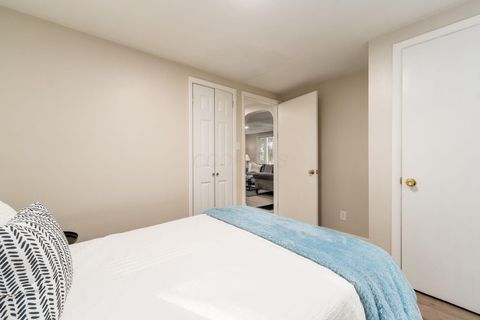 Tiny photo for 554 Garfield Avenue, Newark, OH 43055 (MLS # 226000849)