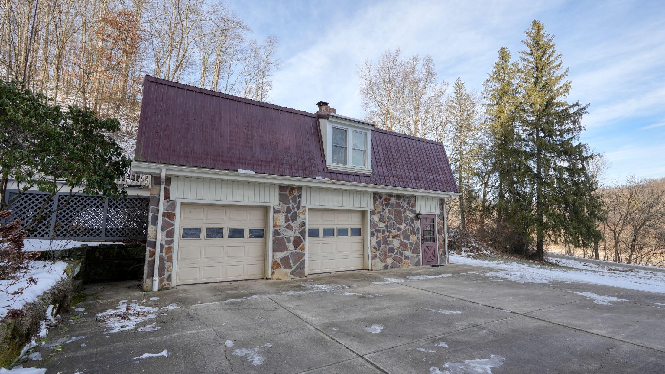 2250 Indian Camp Run Road, New Concord, Ohio image 1