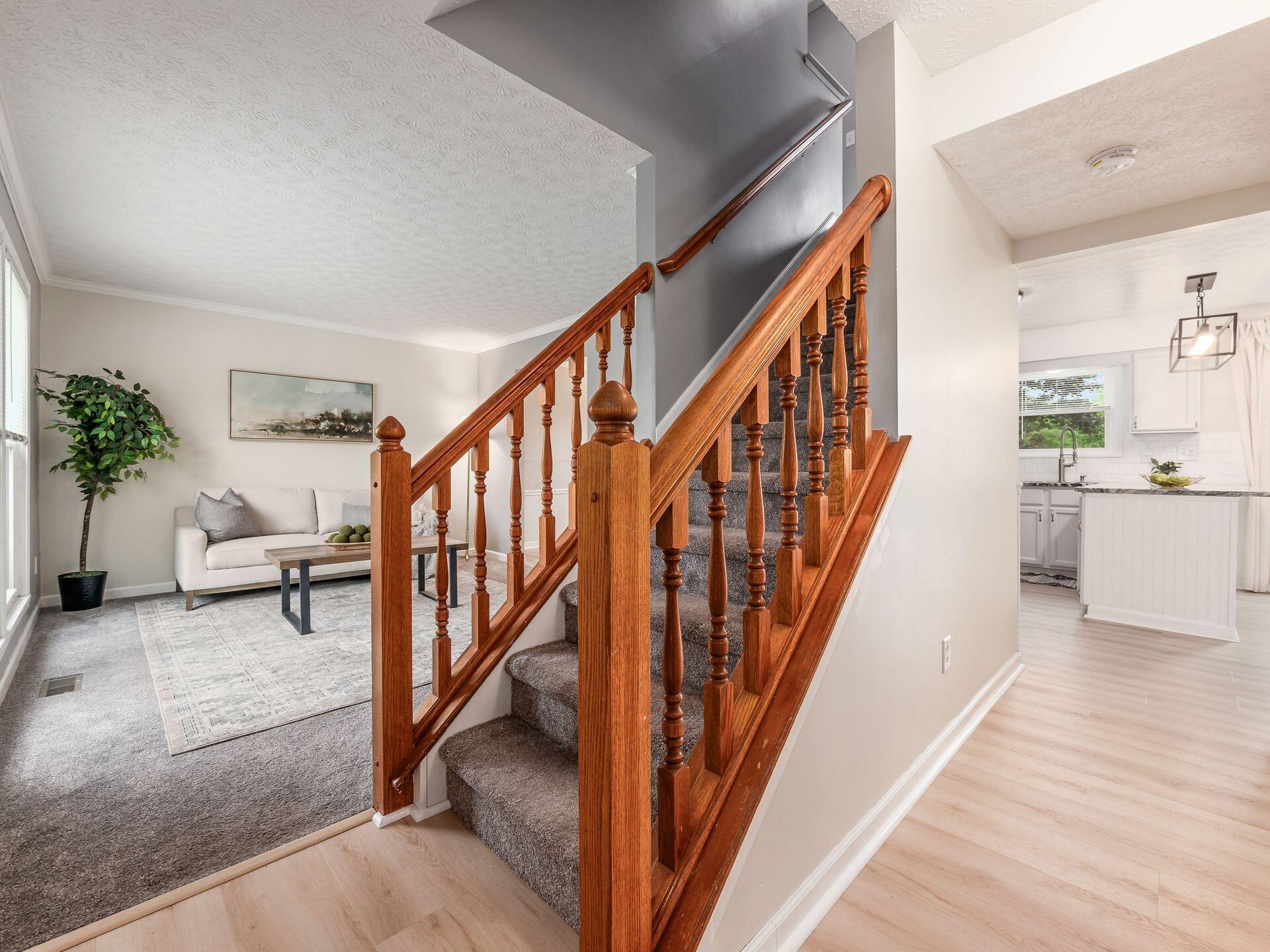 1520 Dickson Drive, Columbus, Ohio image 3
