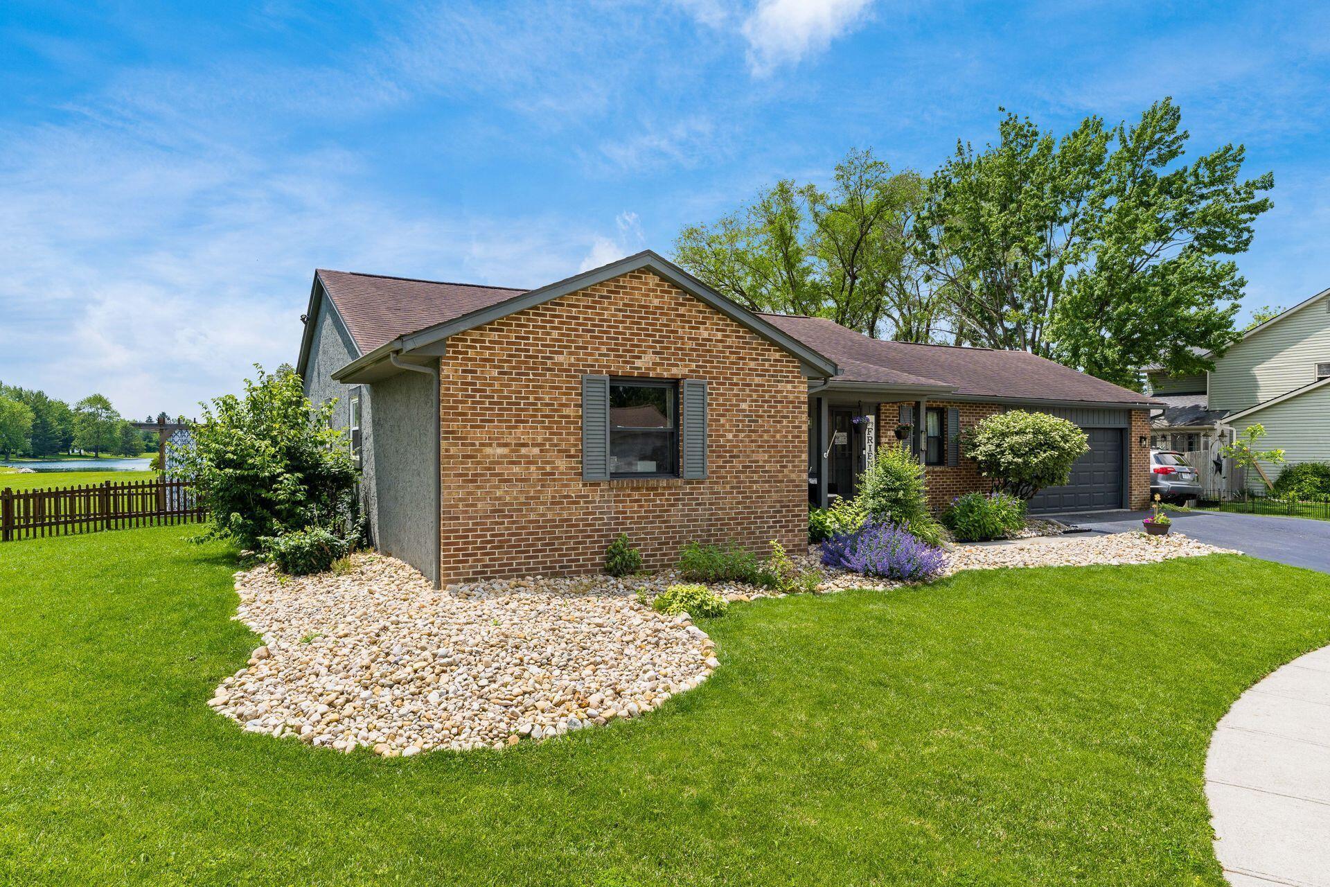 1881 Oaklawn Court, Grove City, Ohio image 2