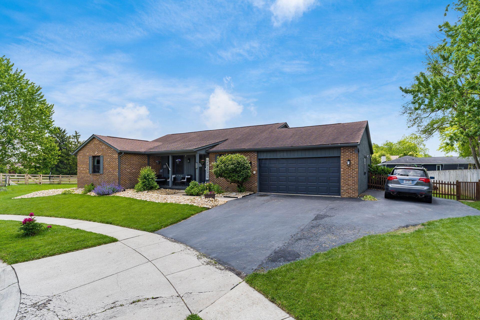 1881 Oaklawn Court, Grove City, Ohio image 3