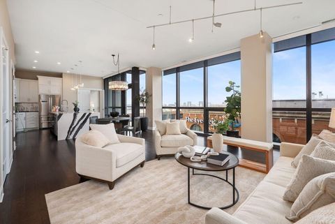 Photo of 250 W Spring Street 724 #724, Columbus, OH 43215 (MLS # 226000971)