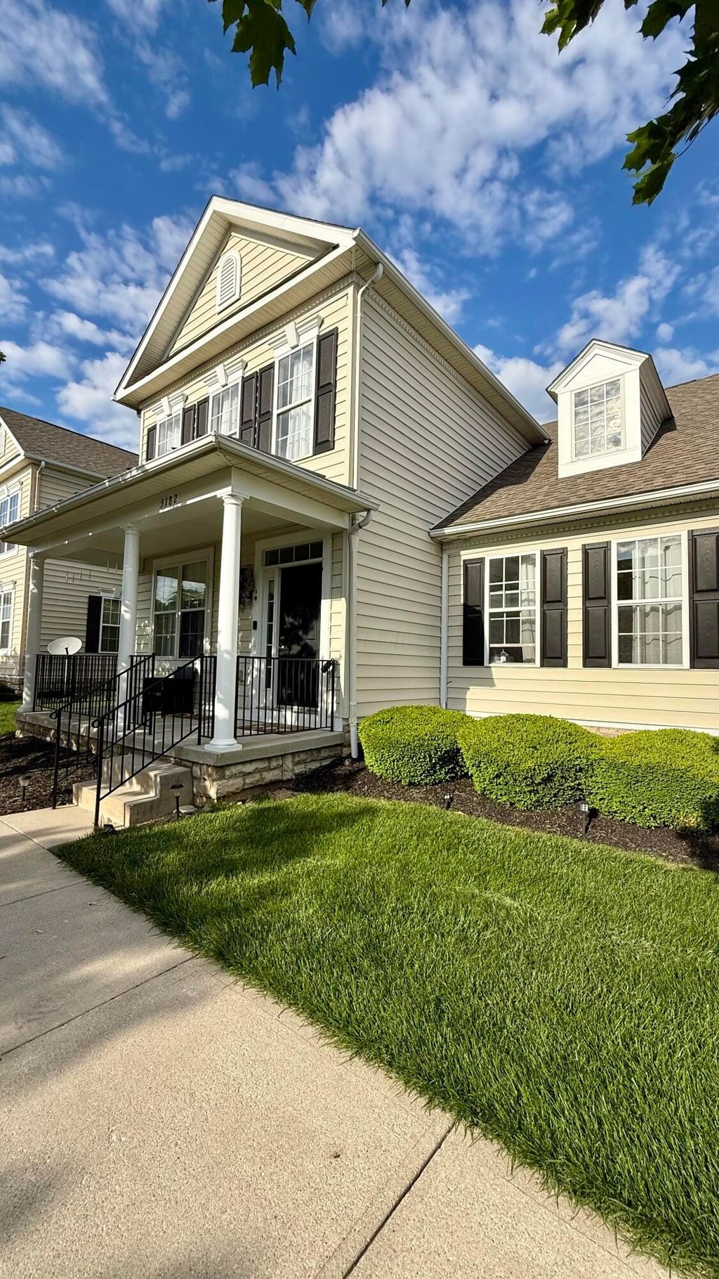 Photo of 5182 Horseshoe Falls Drive, Dublin, OH 43016 (MLS # 226015381)
