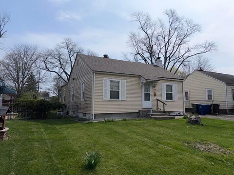 Photo of 2696 Grasmere Avenue, Columbus, OH 43211 (MLS # 226010052)