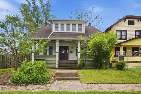 Photo of 1567 E Kenmore Road, Columbus, OH 43211 (MLS # 226017114)