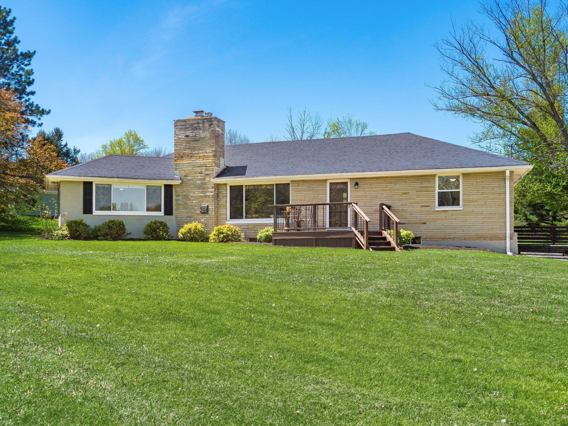 3553 Hazelton Etna Road, Alexandria, Ohio image 1