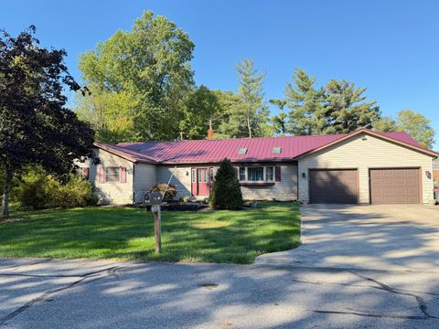Photo of 140 S Hamilton Avenue, Hebron, OH 43025 (MLS # 225038914)
