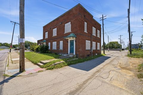 Photo of 1695 Minnesota Avenue, Columbus, OH 43211 (MLS # 226027594)