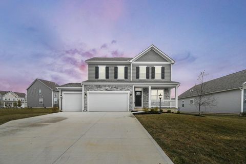 Photo of 596 Courtright Drive E, Pickerington, OH 43147 (MLS # 225036100)