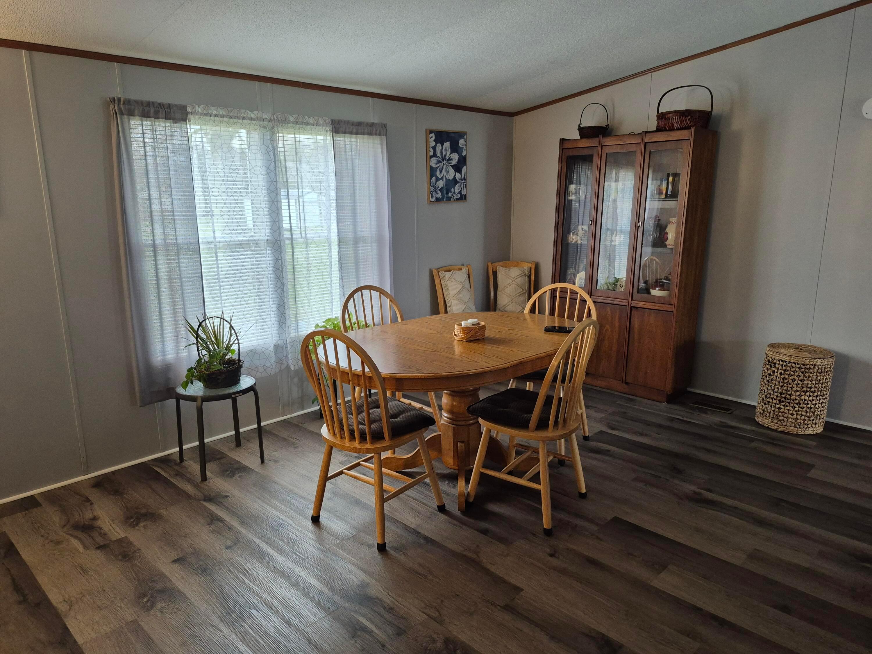 8095 Fall Creek Road, Leesburg, Ohio image 11