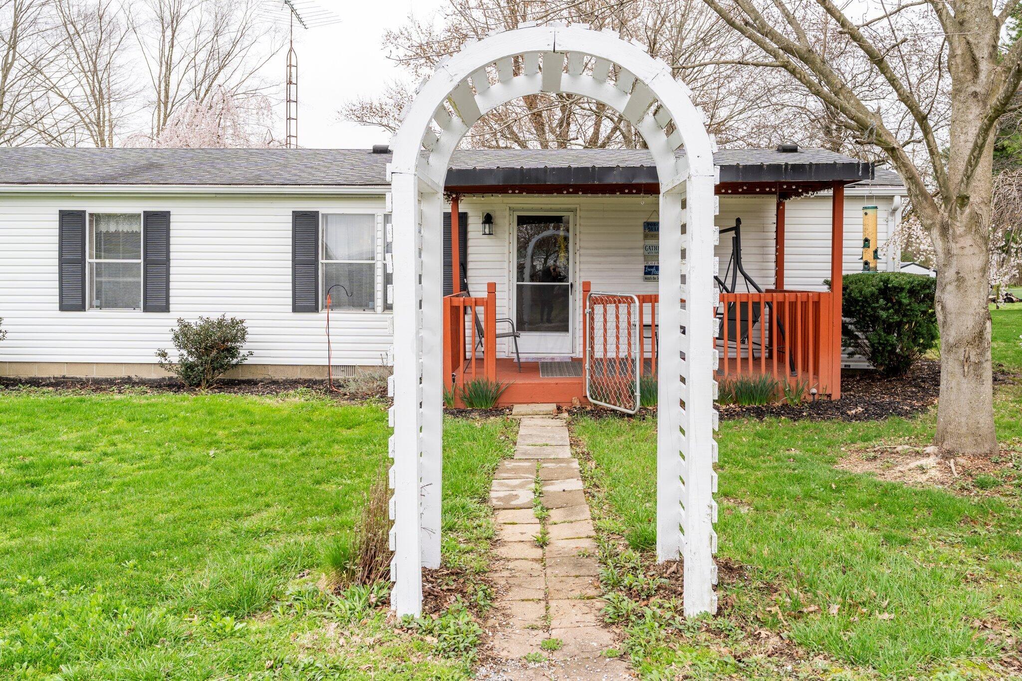 8095 Fall Creek Road, Leesburg, Ohio image 3