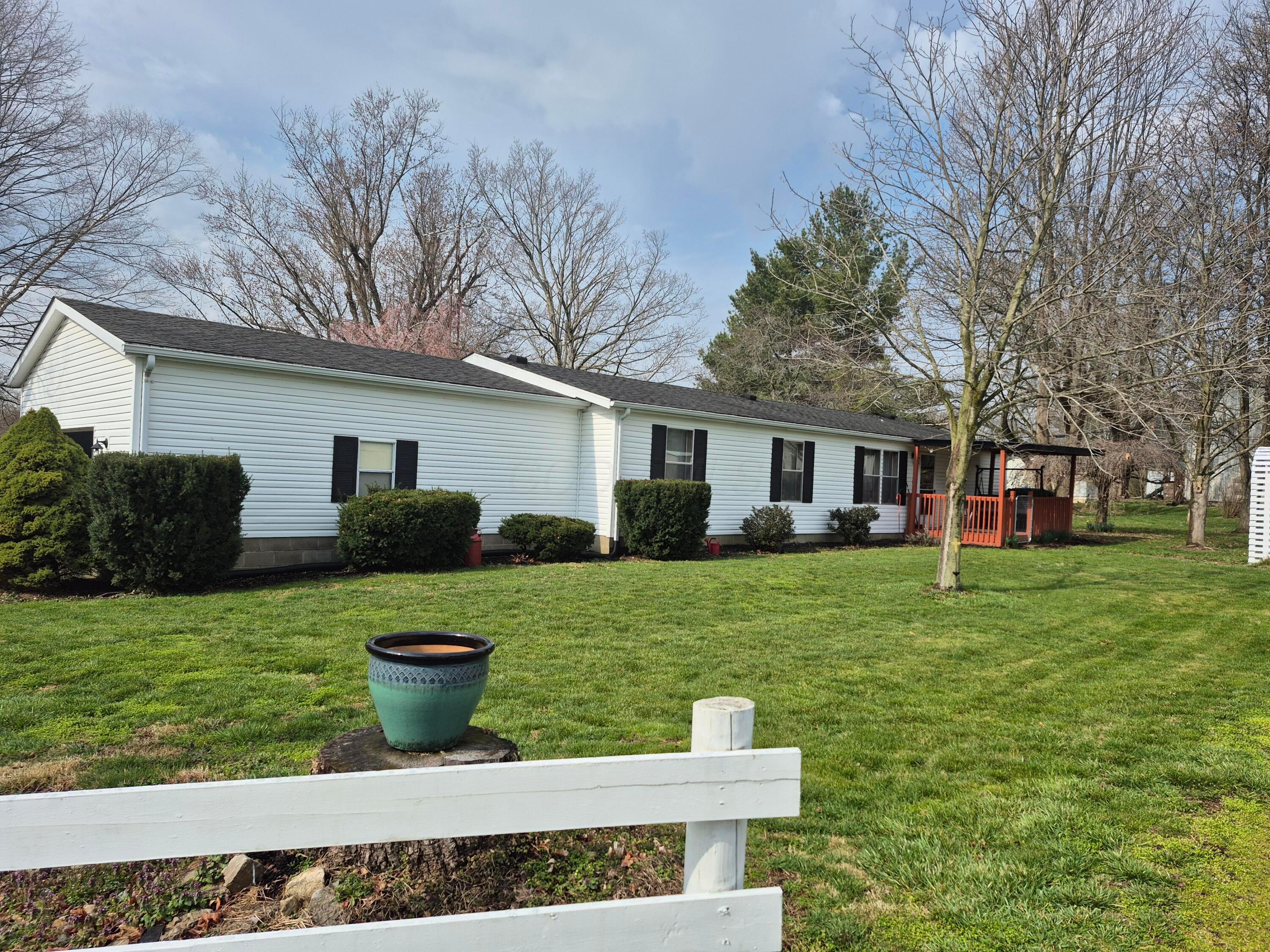 8095 Fall Creek Road, Leesburg, Ohio image 1