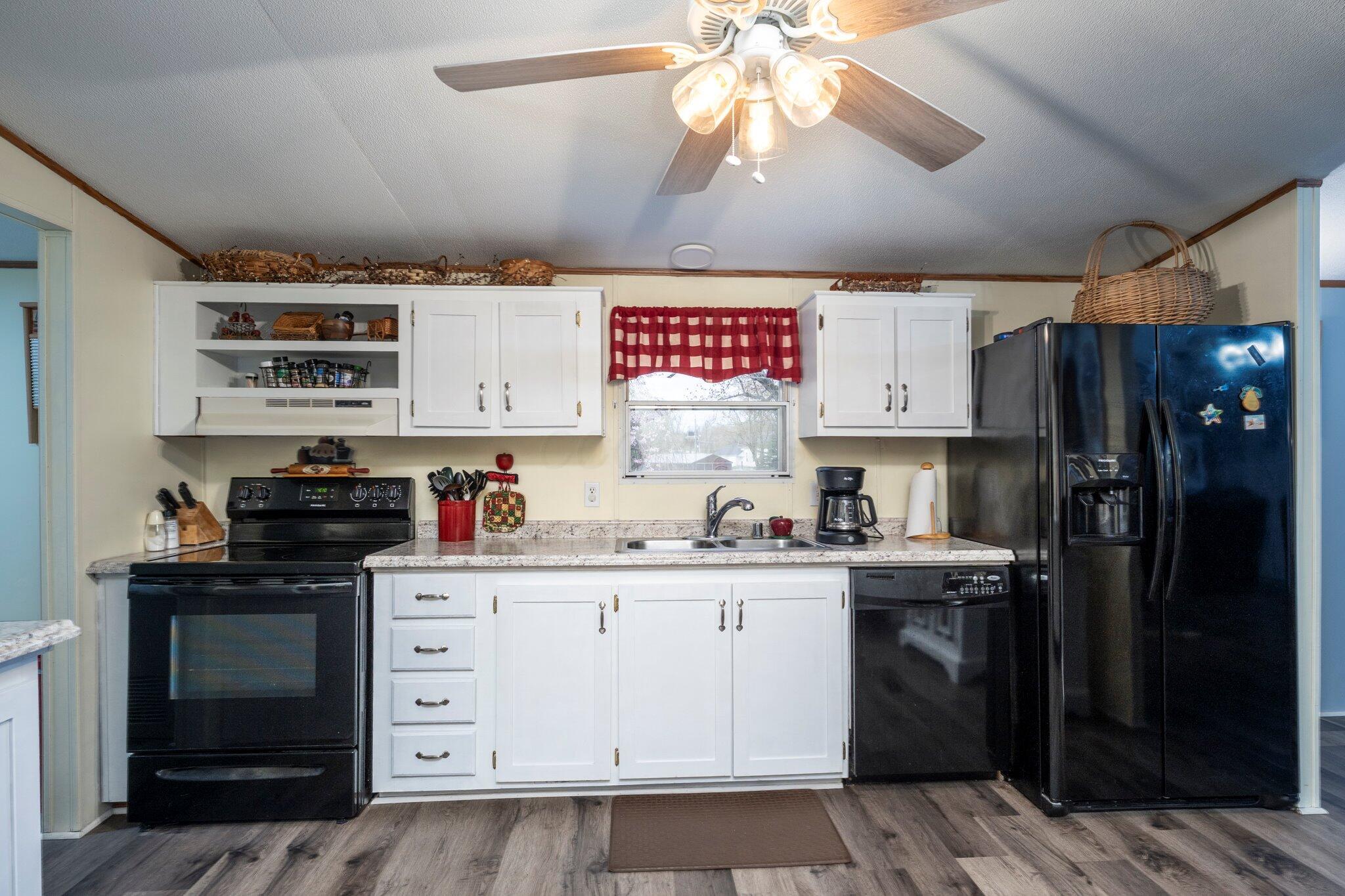 8095 Fall Creek Road, Leesburg, Ohio image 12