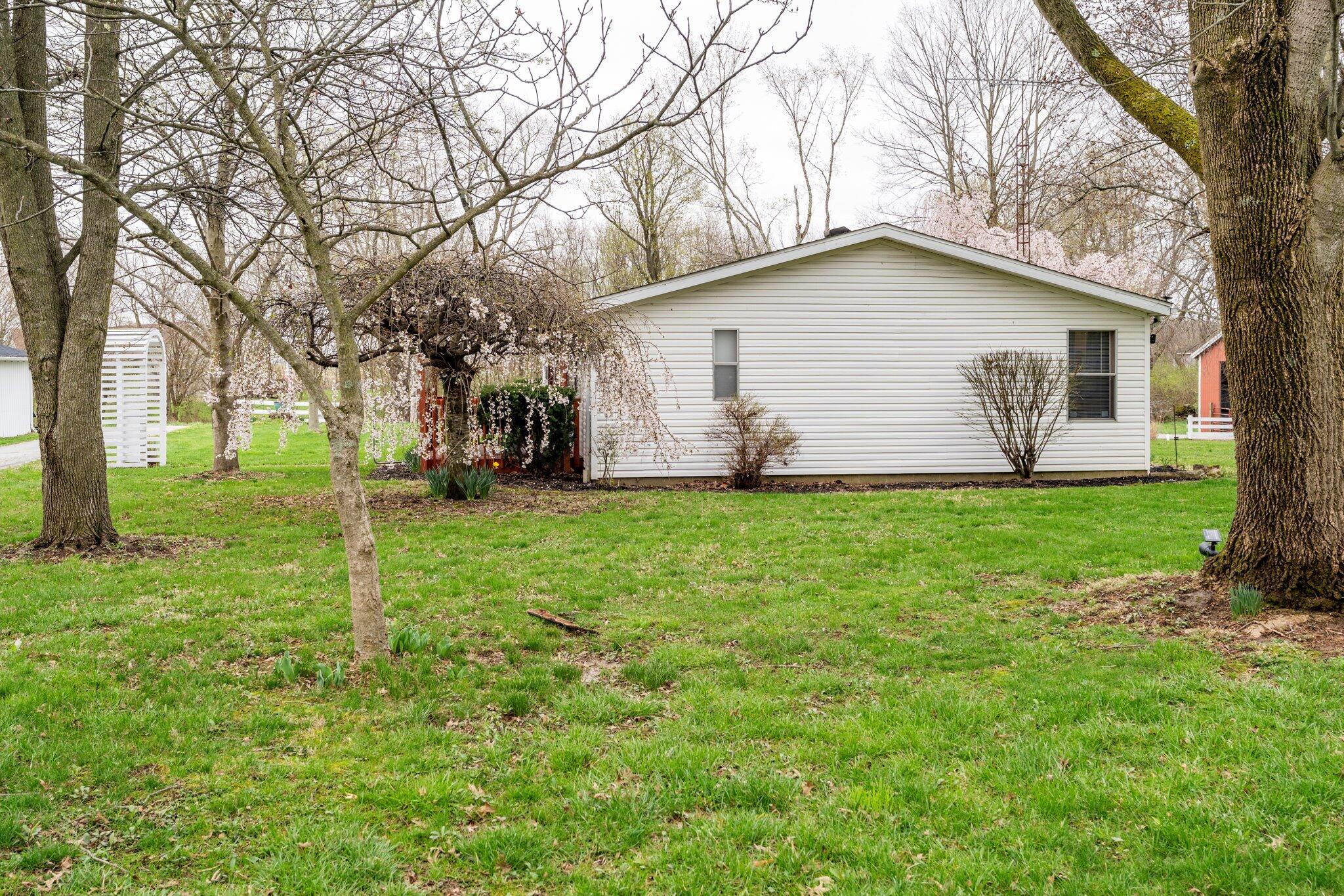 8095 Fall Creek Road, Leesburg, Ohio image 37