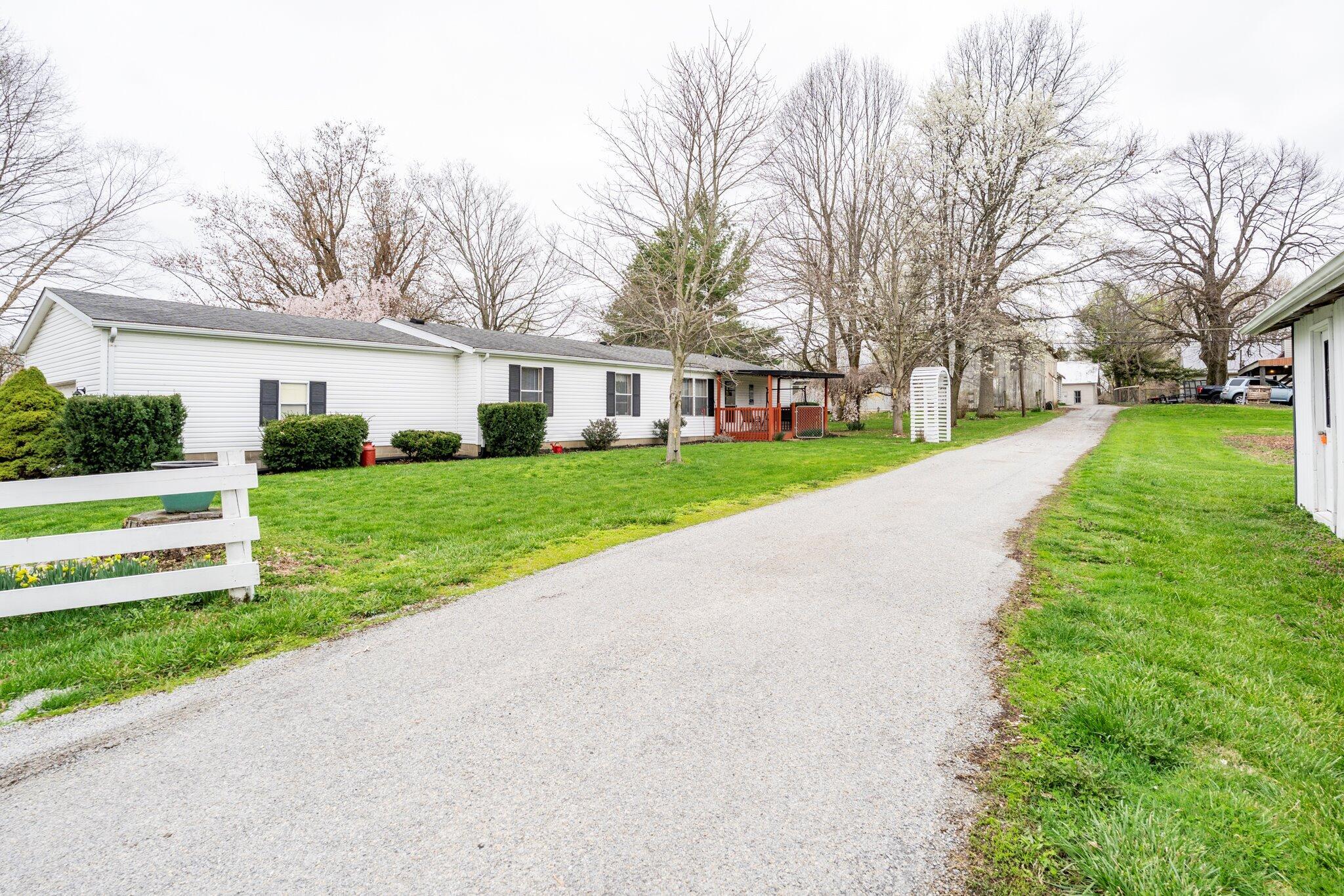 8095 Fall Creek Road, Leesburg, Ohio image 33