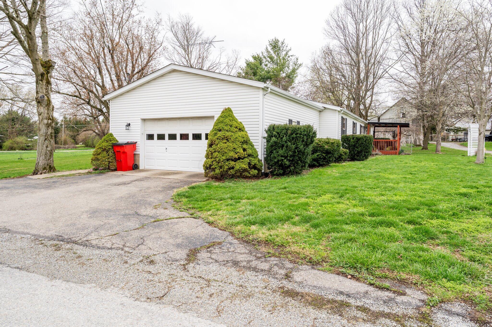 8095 Fall Creek Road, Leesburg, Ohio image 38