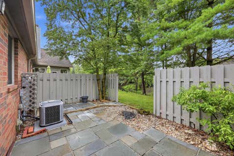 Tiny photo for 52 Welshire Court, Delaware, OH 43015 (MLS # 226030789)