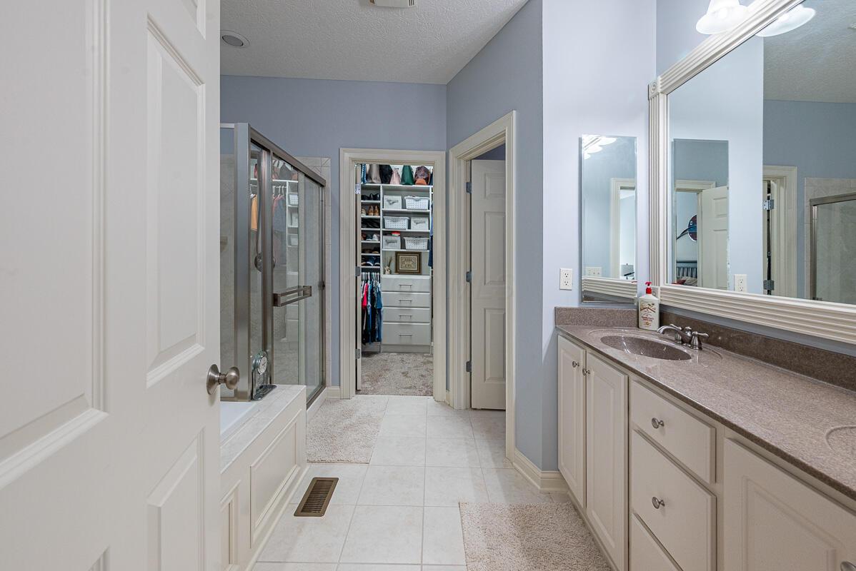 6586 Wensley Court, Westerville, Ohio image 11