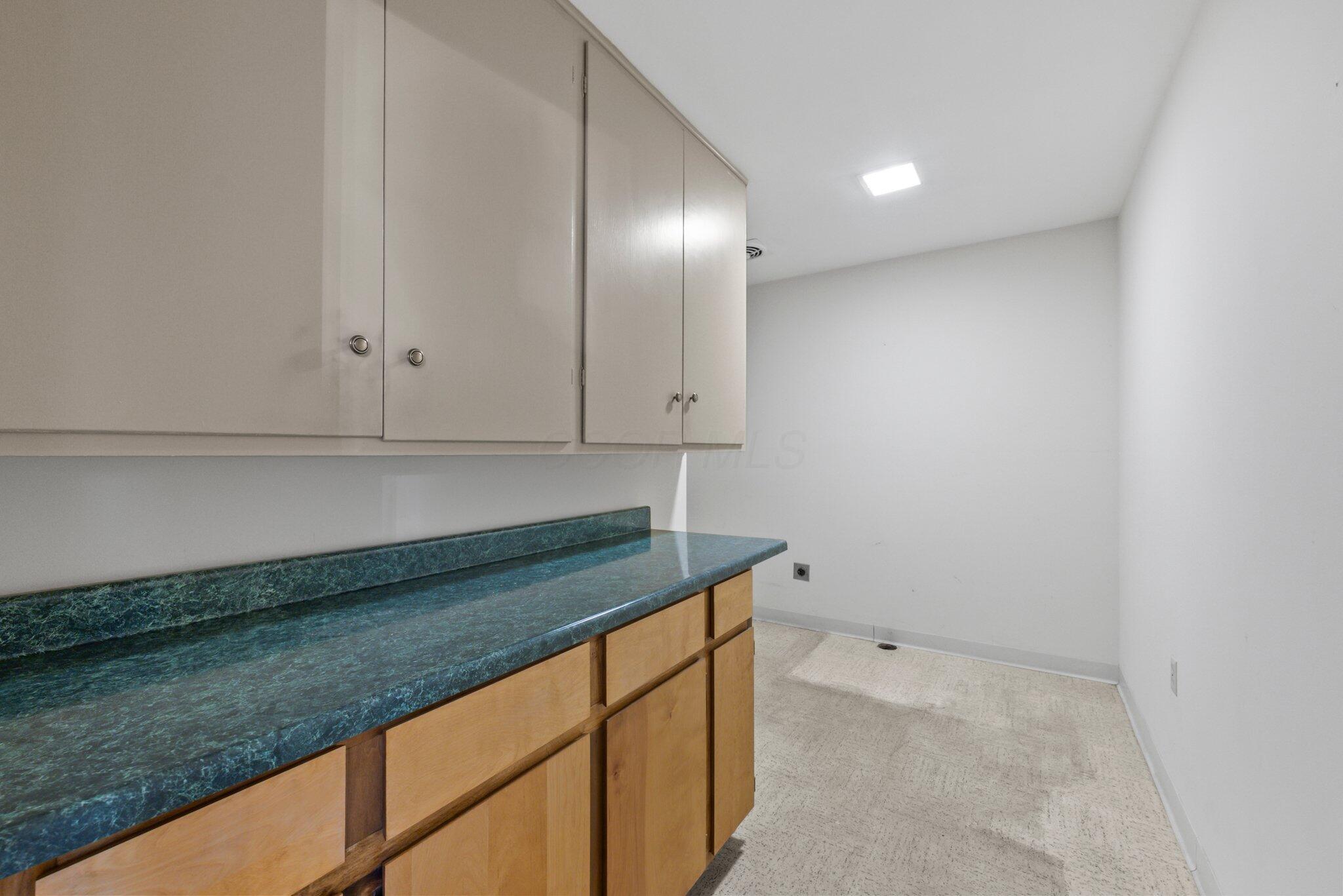 3751 Kioka Avenue, Columbus, Ohio image 11
