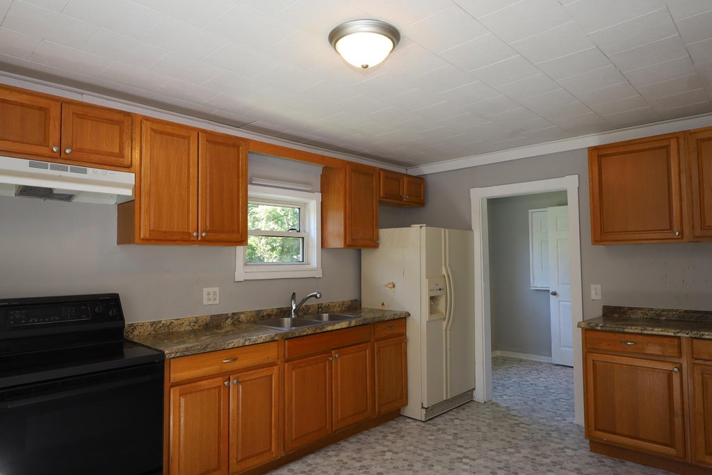 Photo of 704 W Sugar Street, Mount Vernon, OH 43050 (MLS # 226023079)