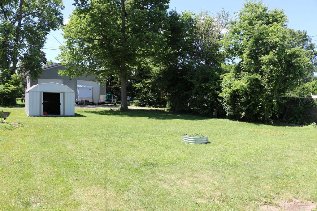 Photo of 704 W Sugar Street, Mount Vernon, OH 43050 (MLS # 226023079)