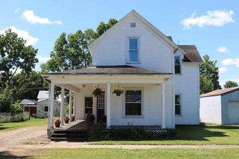 Photo of 704 W Sugar Street, Mount Vernon, OH 43050 (MLS # 226023079)