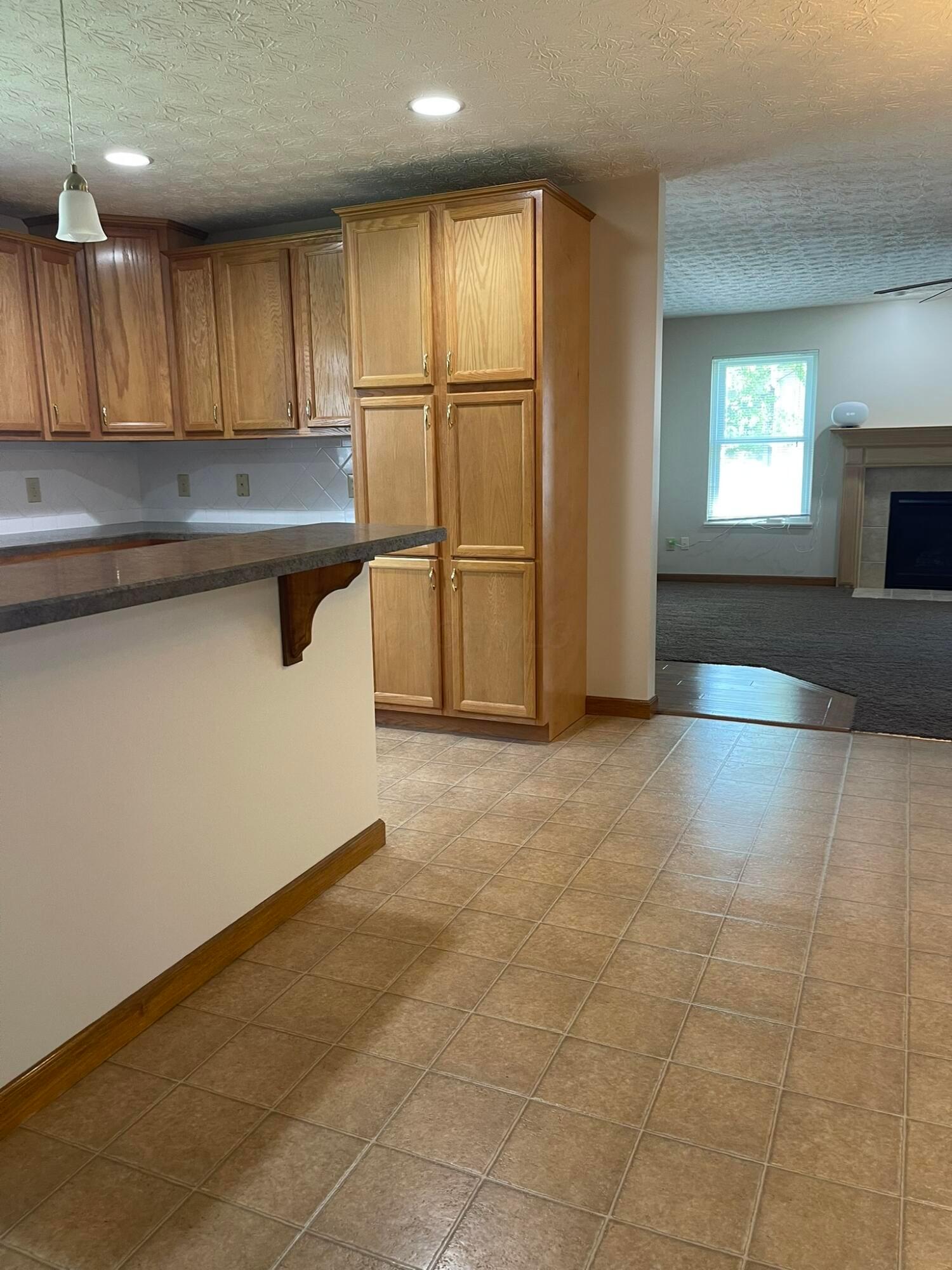 1386 River Trail Drive, Grove City, Ohio image 10