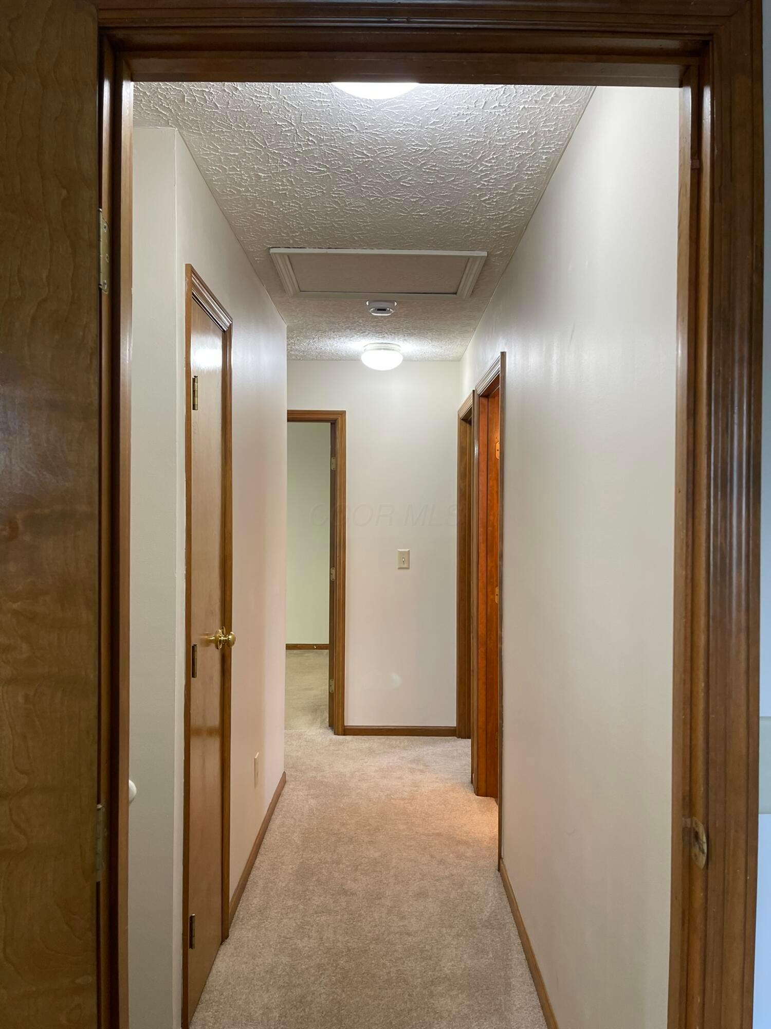 1386 River Trail Drive, Grove City, Ohio image 27