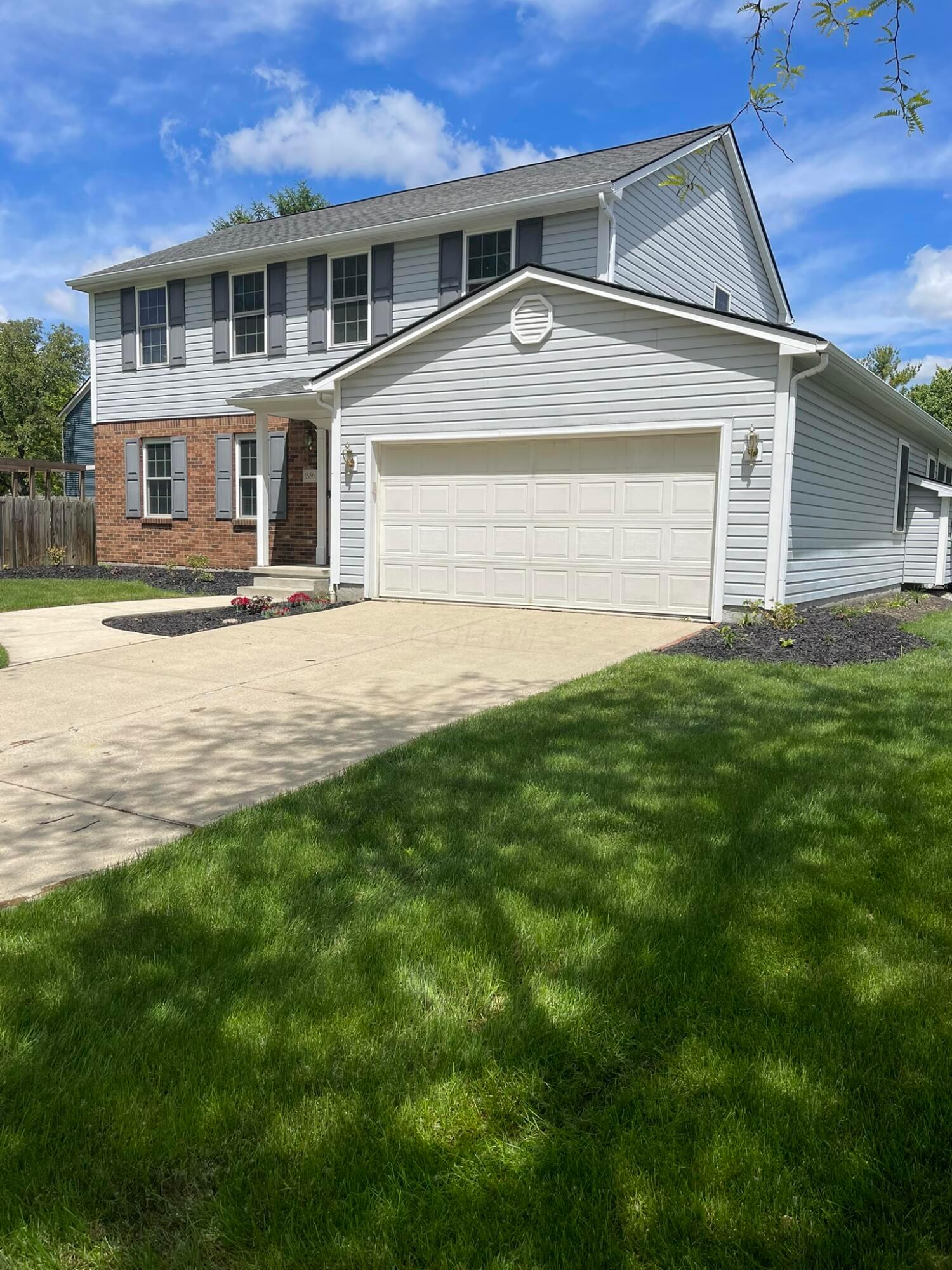 1386 River Trail Drive, Grove City, Ohio image 3