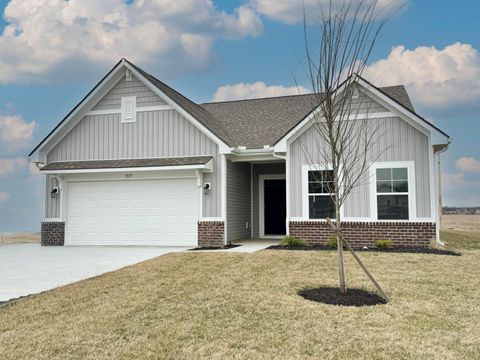 Photo of 1117 Honeydew Drive, Tipp City, OH 45371 (MLS # 226007147)