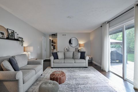 Tiny photo for 3463 En-Joie Drive, Columbus, OH 43228 (MLS # 226014203)