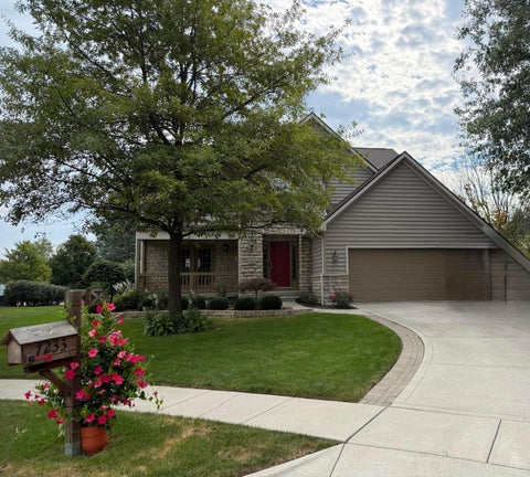 Photo of 7233 Redwood Valley Court, Lewis Center, OH 43035 (MLS # 226032997)