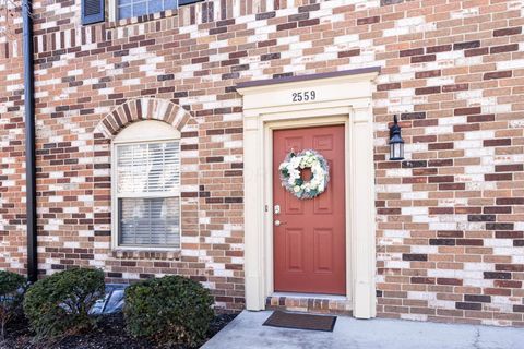 Tiny photo for 2559 Olde Hill Court S, Columbus, OH 43221 (MLS # 226005819)