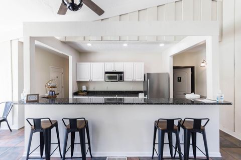 Tiny photo for 2559 Olde Hill Court S, Columbus, OH 43221 (MLS # 226005819)