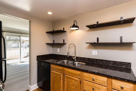 Tiny photo for 2559 Olde Hill Court S, Columbus, OH 43221 (MLS # 226005819)