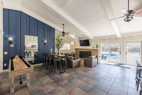 Tiny photo for 2559 Olde Hill Court S, Columbus, OH 43221 (MLS # 226005819)