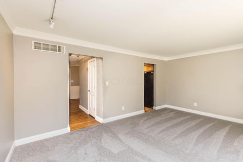 Tiny photo for 2559 Olde Hill Court S, Columbus, OH 43221 (MLS # 226005819)