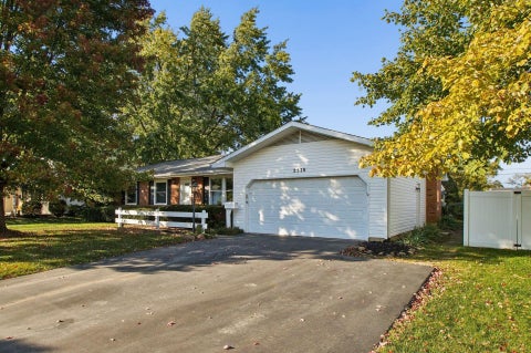 Photo of 2570 Mcdonald Court, Grove City, OH 43123 (MLS # 226039076)