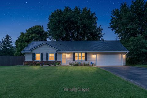 Photo of 3107 Washington Waterloo Road NE, Washington Court House, OH 43160 (MLS # 226018525)