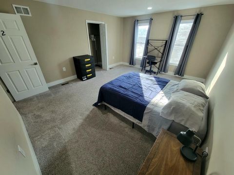 Tiny photo for 12 E Saint Clair Street, Newark, OH 43055 (MLS # 226000527)