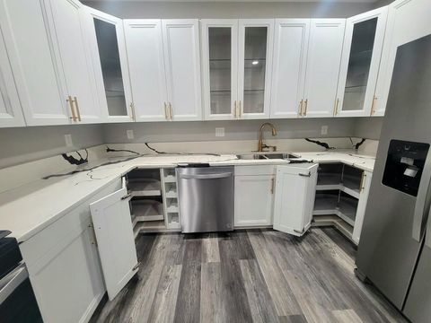 Tiny photo for 12 E Saint Clair Street, Newark, OH 43055 (MLS # 226000527)