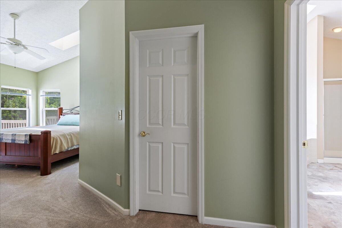 2880 Longridge Way, Grove City, Ohio image 19