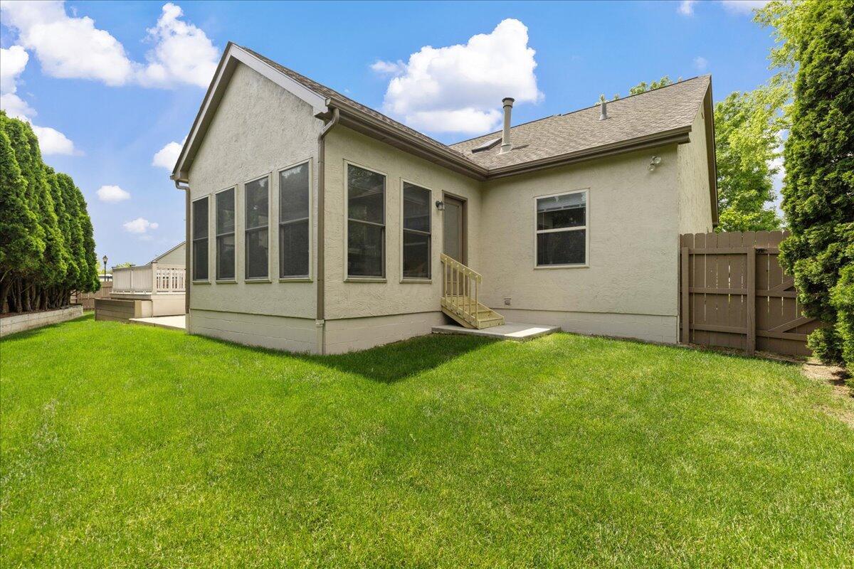 2880 Longridge Way, Grove City, Ohio image 3