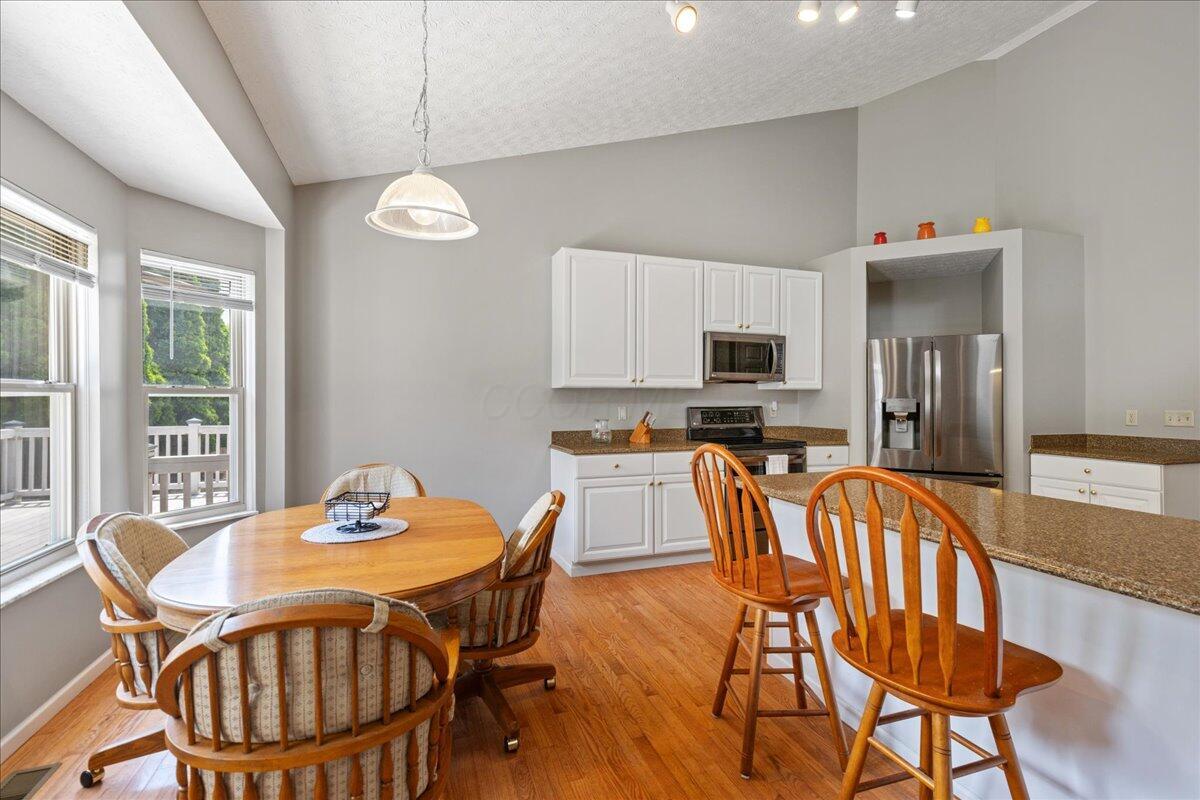 2880 Longridge Way, Grove City, Ohio image 12