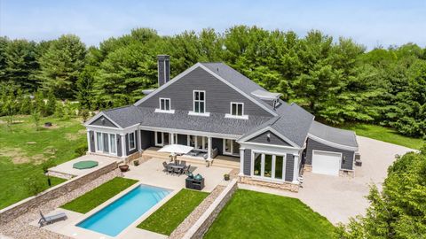 Photo of 440 Dorrence Road, Granville, OH 43023 (MLS # 225017740)