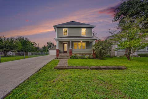 Photo of 991 Lawrence Drive, Columbus, OH 43207 (MLS # 226031283)